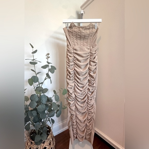 PrettyLittleThing Stone Bandeau Cowl Detail Ruched MIDI Dress Size 0 - Picture 3 of 16